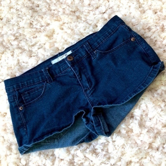 21 Denim Shorts - Size 27 / Small - Picture 2 of 4